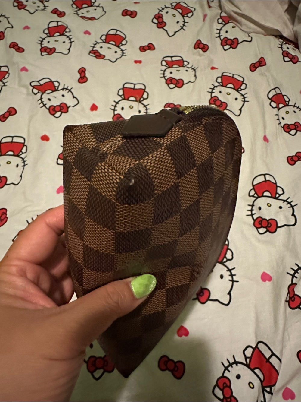Louis Vuitton Cosmetic Pouch MM in Damier Ebene (discontinued) - Picture 4 of 12